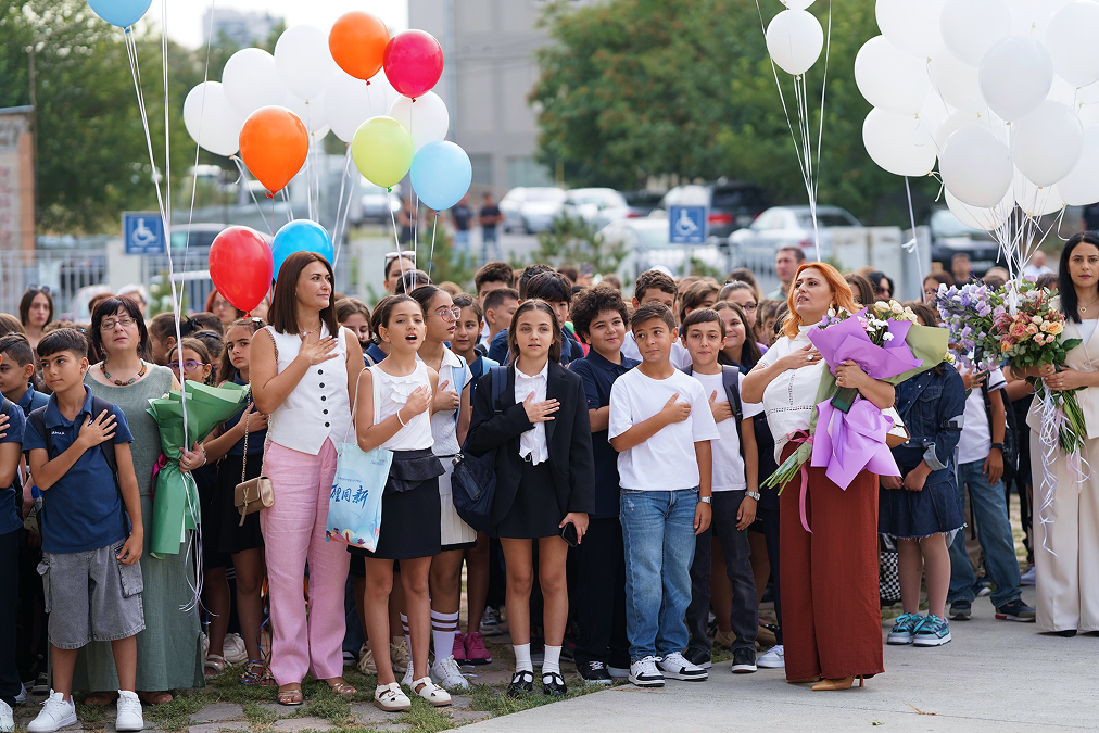Ողջո՜ւյն, դպրո՛ց մեր թանկագին